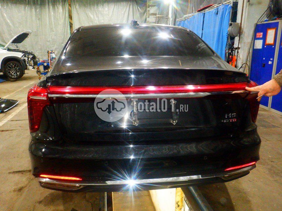 Фото Hongqi H5 12