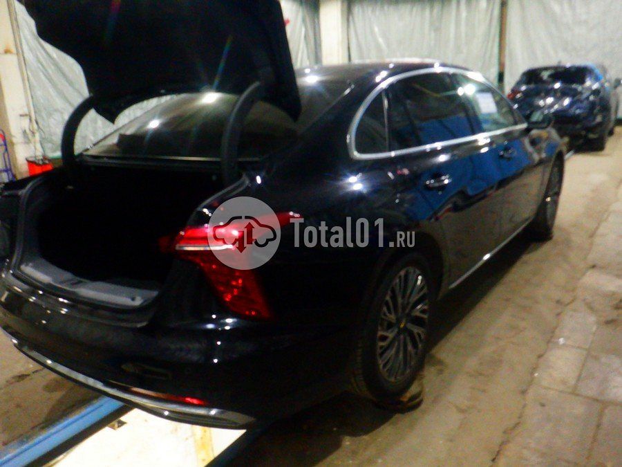 Фото Hongqi H5 16