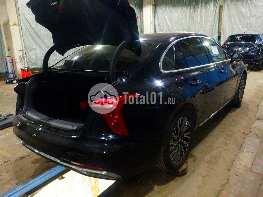 Фото Hongqi H5 18