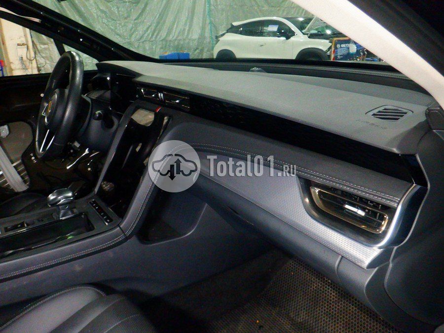 Фото Hongqi H5 28