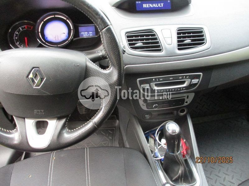 Фото Renault Fluence 72