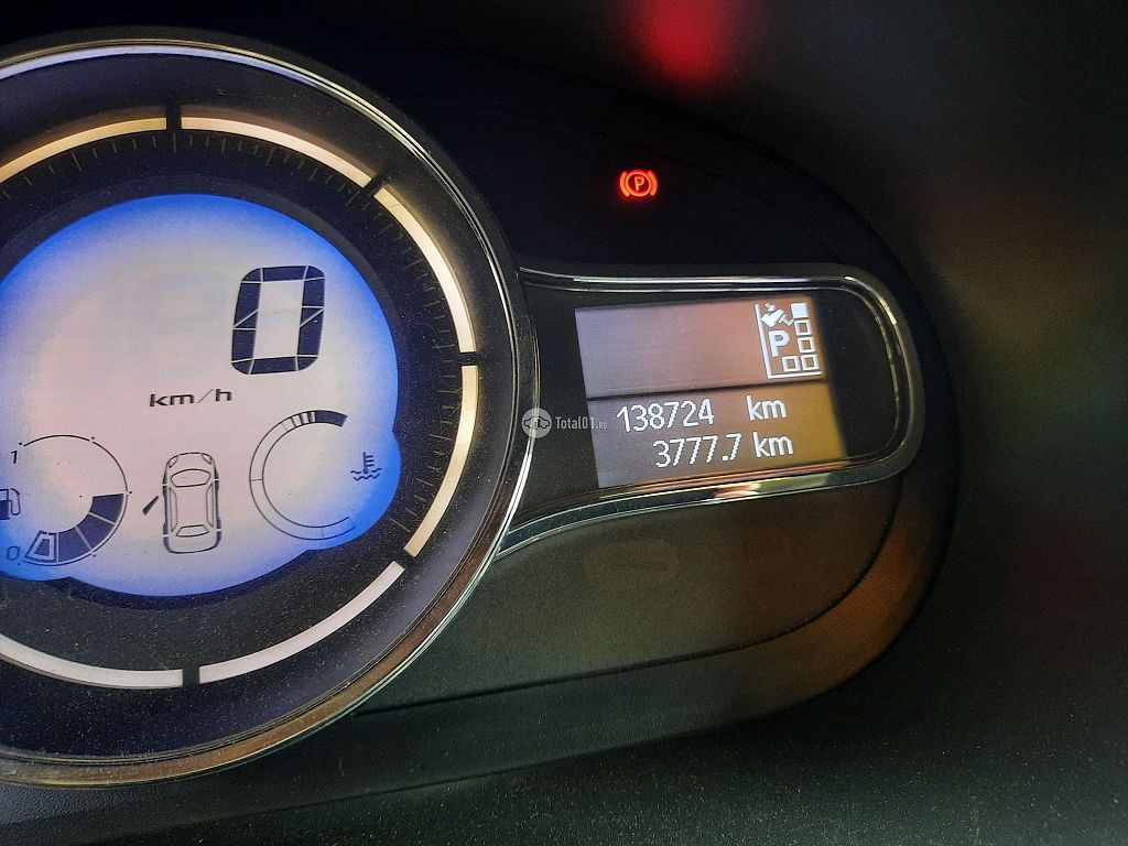 Фото Renault Fluence 12