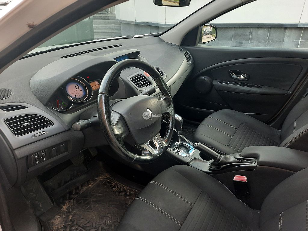 Фото Renault Fluence 16