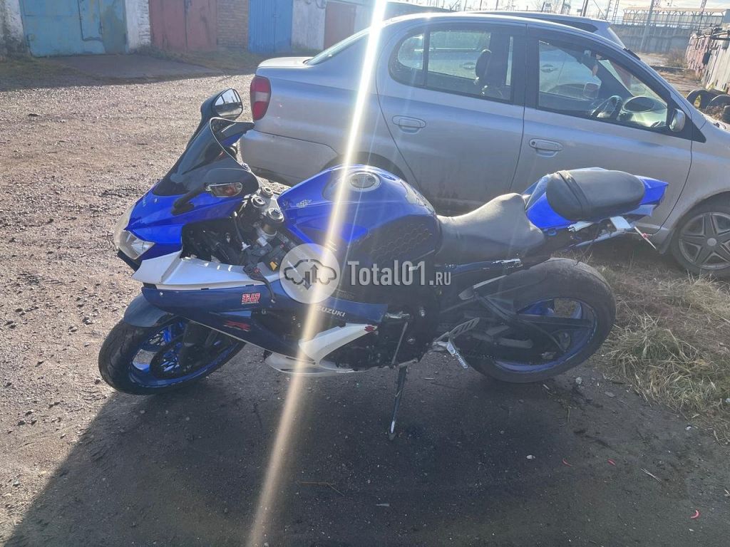 Фото Suzuki GSX-R600 2