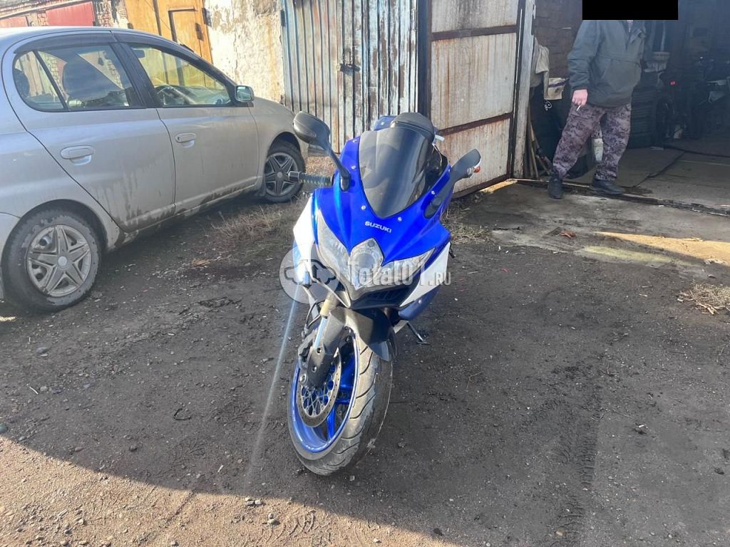 Фото Suzuki GSX-R600 4