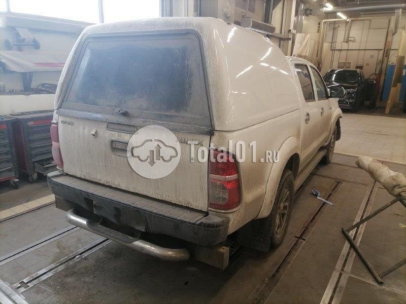 Фото Toyota Hilux 6