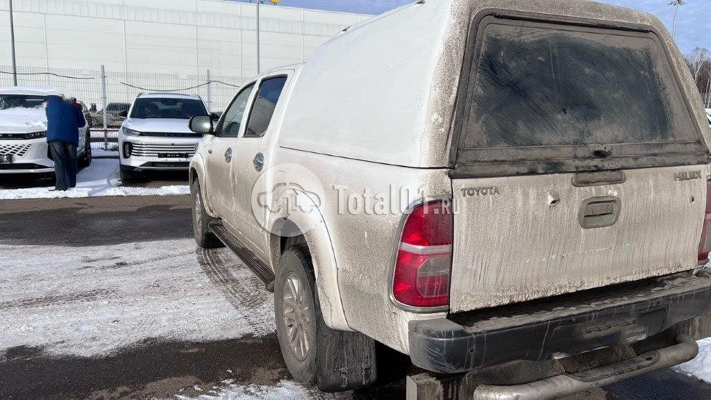 Фото Toyota Hilux 266