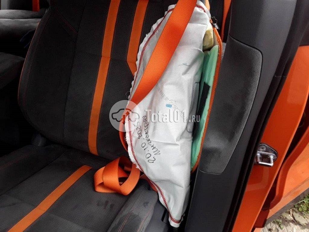 Фото Zeekr 001 12