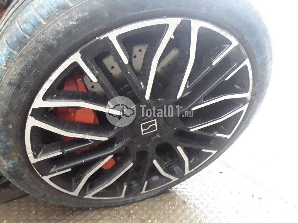 Фото Zeekr 001 46