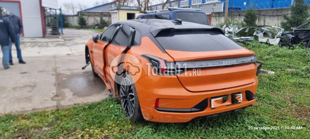 Фото Zeekr 001 326