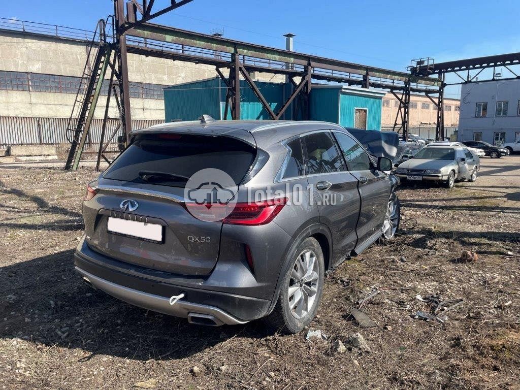 Фото Infiniti QX50 12