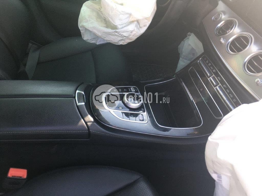 Фото Mercedes-Benz E-класс 90