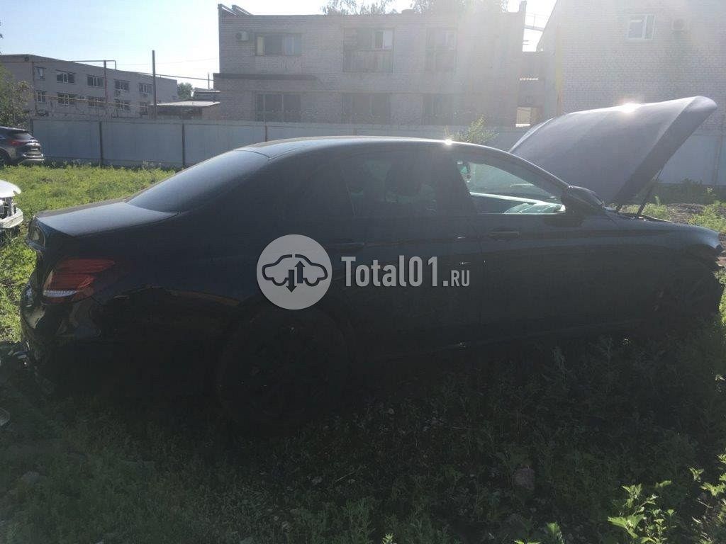 Фото Mercedes-Benz E-класс 186