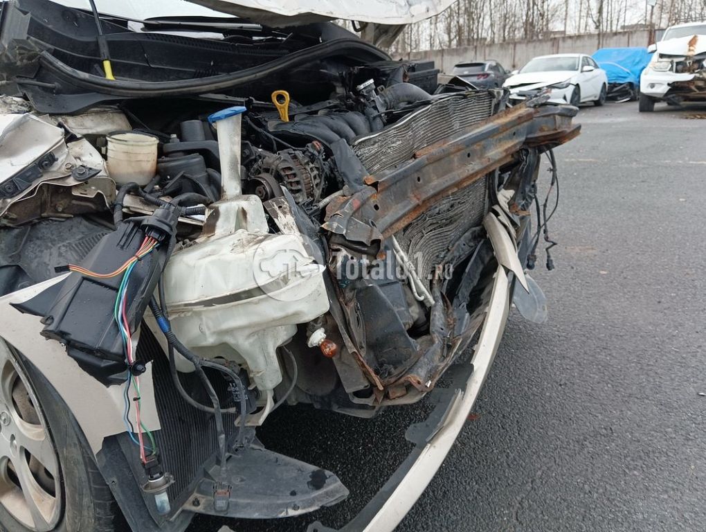 Фото Hyundai Solaris 76