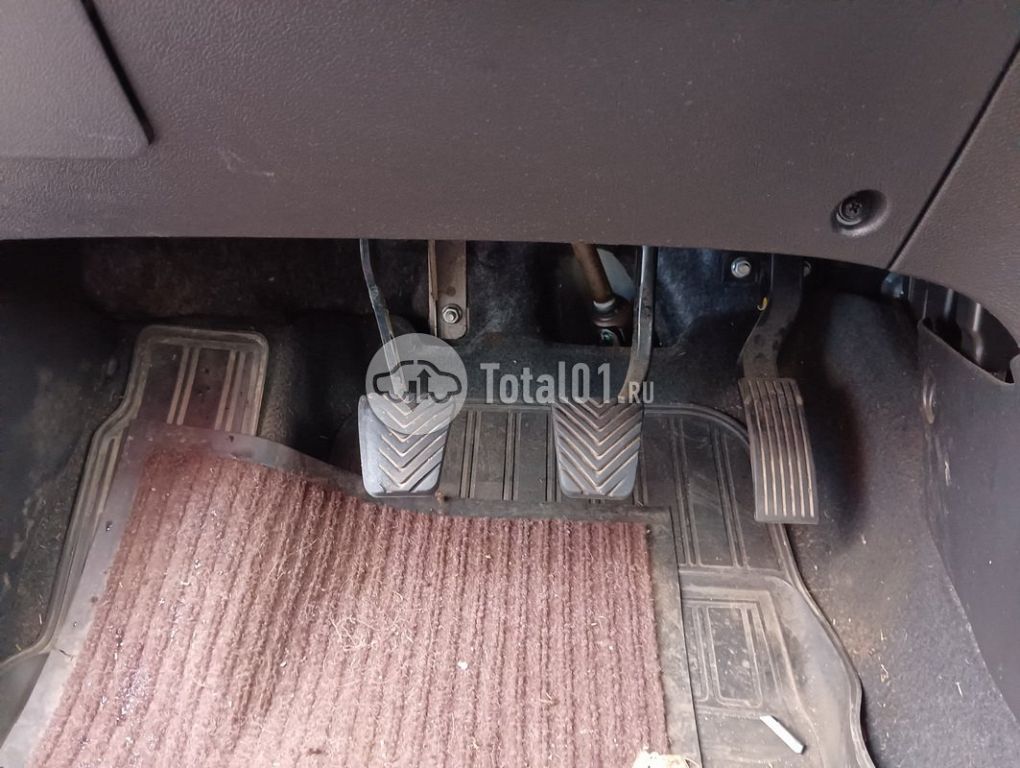 Фото Hyundai Solaris 100