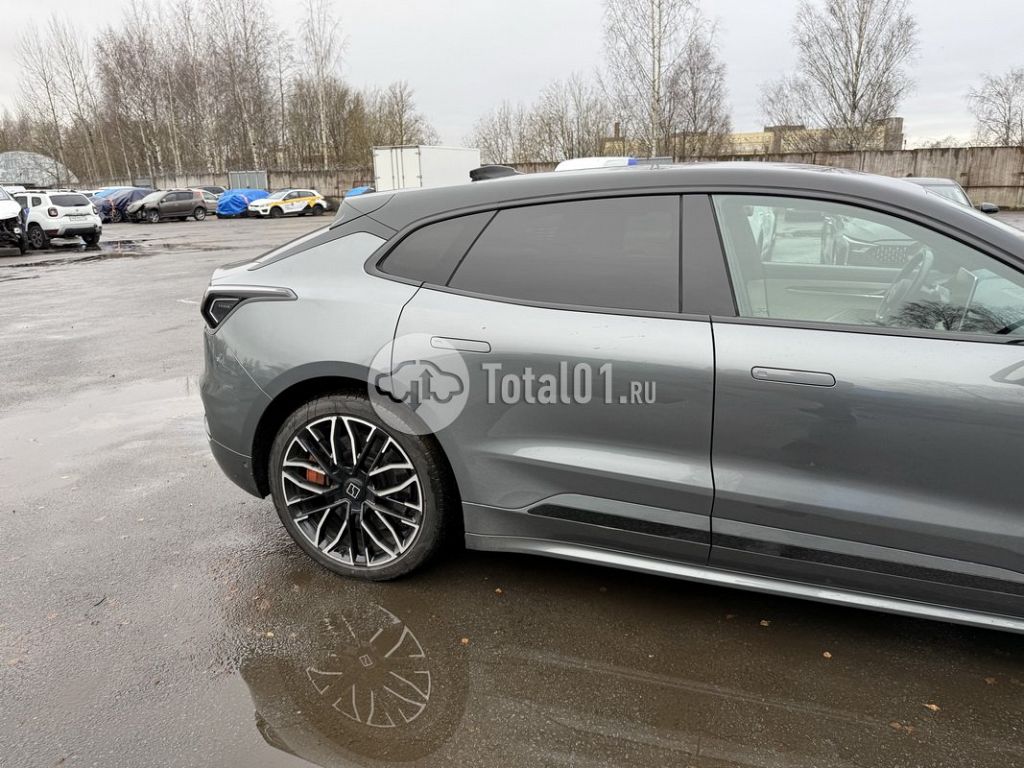 Фото Zeekr 001 10