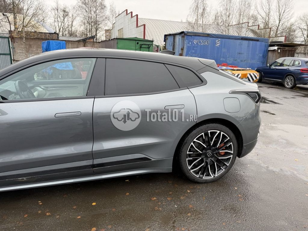 Фото Zeekr 001 18