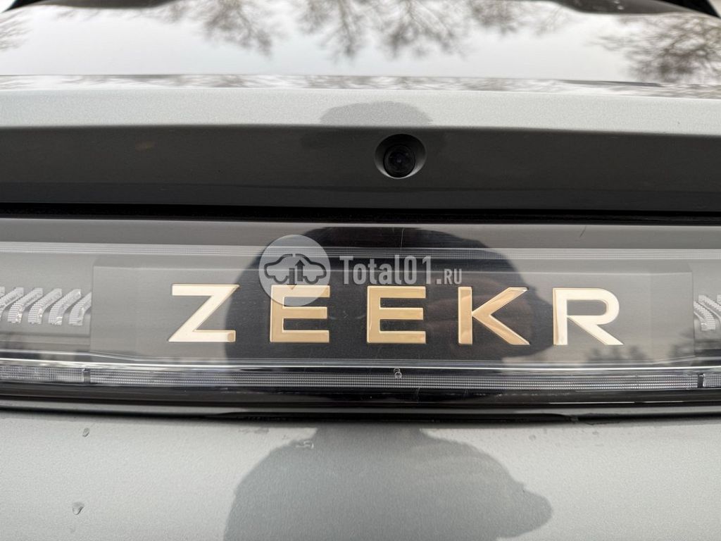 Фото Zeekr 001 64