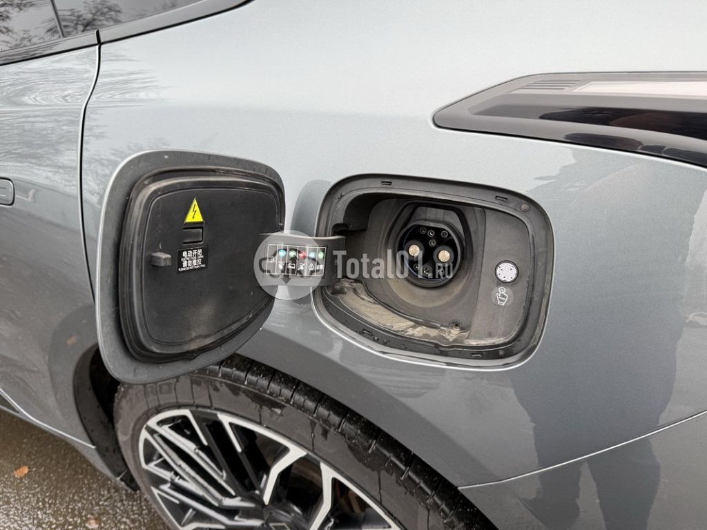 Фото Zeekr 001 84