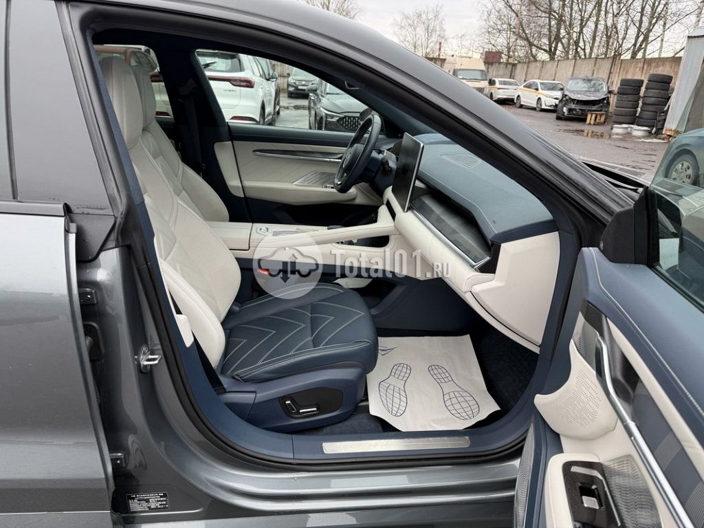 Фото Zeekr 001 94