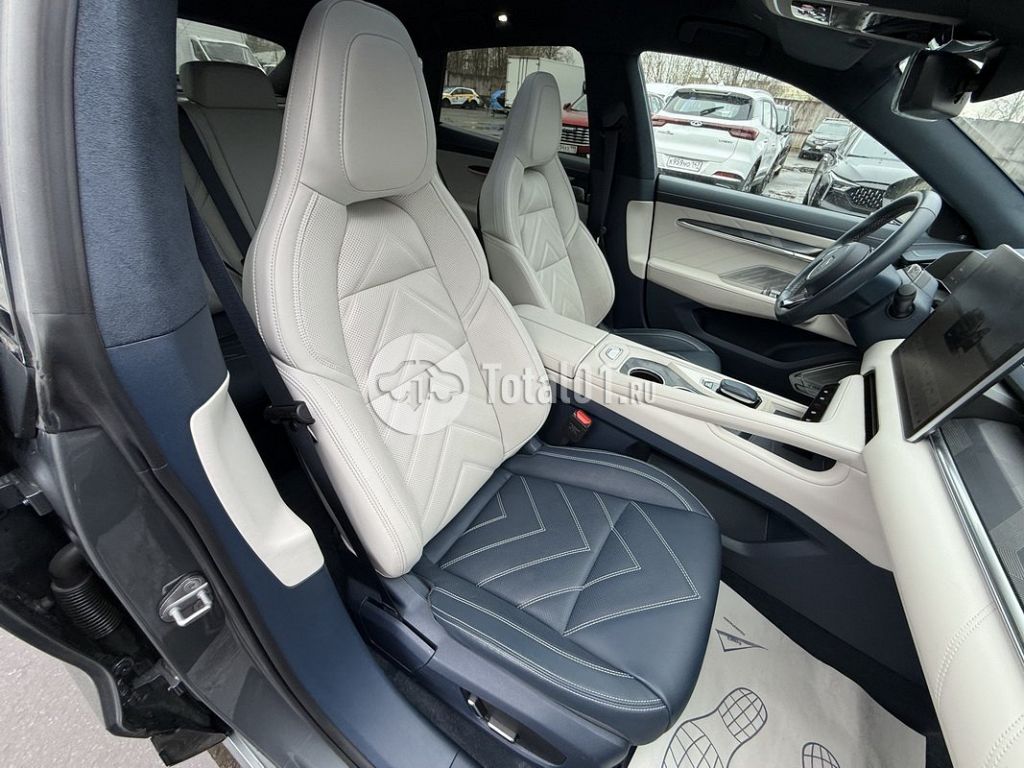 Фото Zeekr 001 98