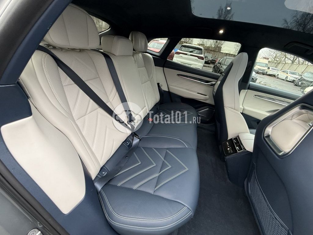 Фото Zeekr 001 108