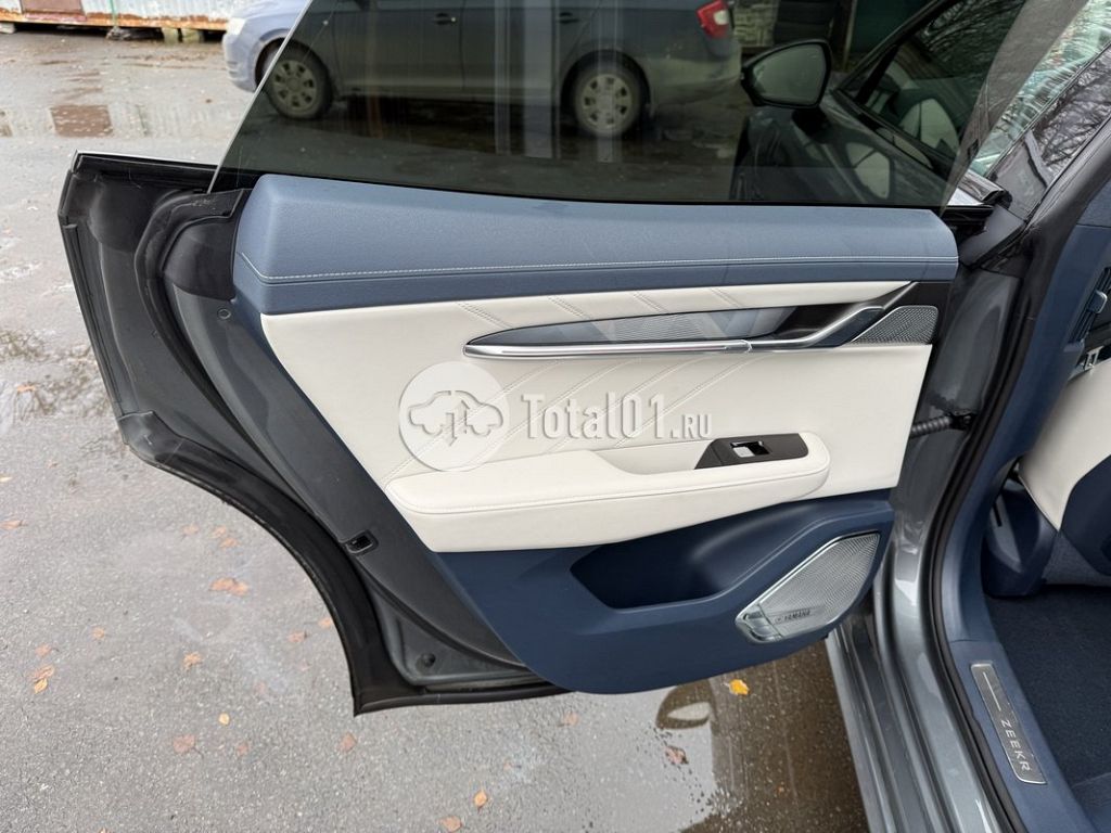 Фото Zeekr 001 114