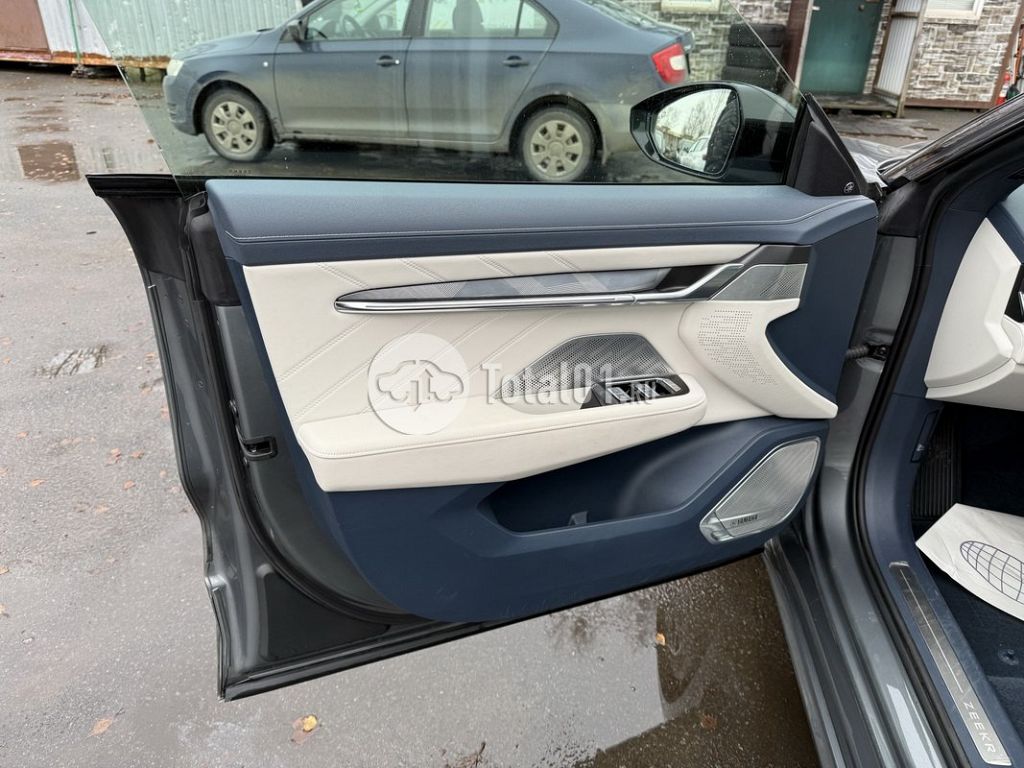 Фото Zeekr 001 120