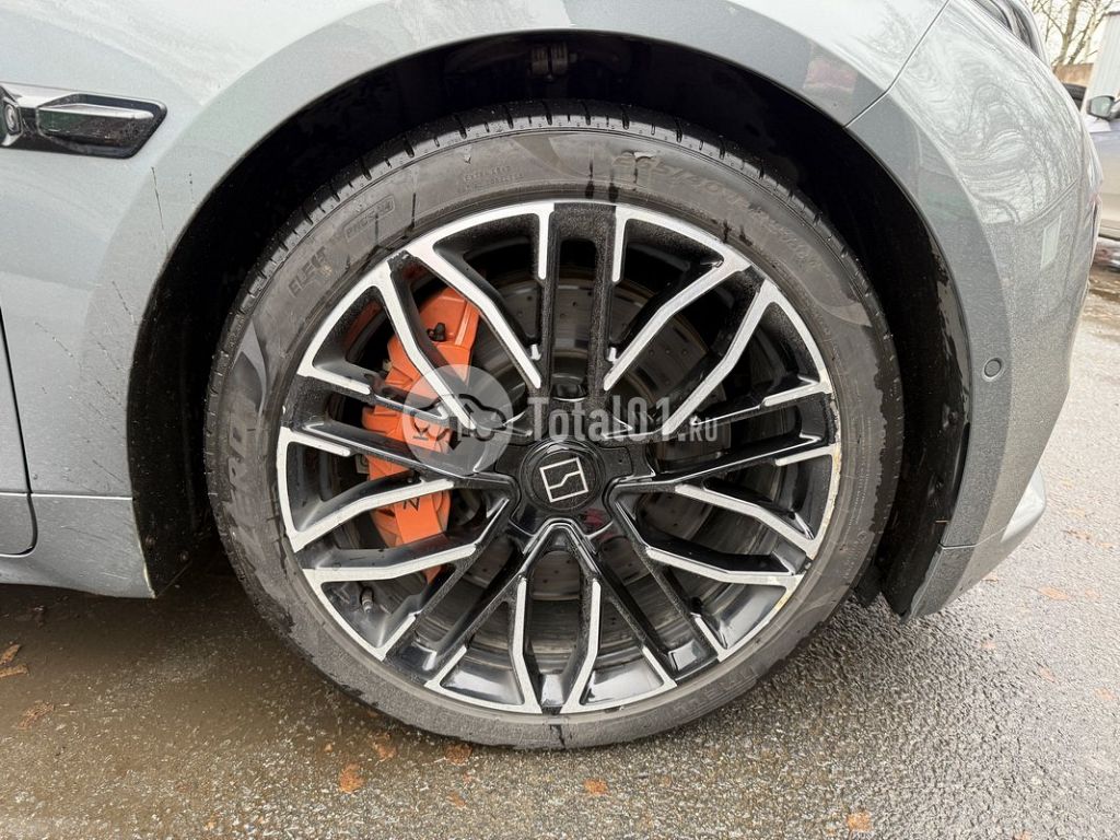 Фото Zeekr 001 170