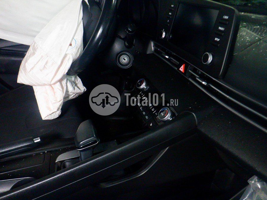 Фото Hyundai Elantra 36