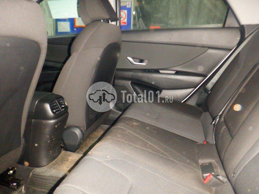Фото Hyundai Elantra 72