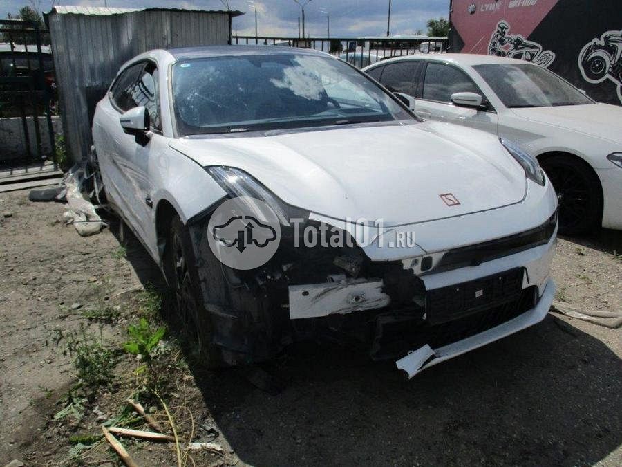 Фото Zeekr 001 6