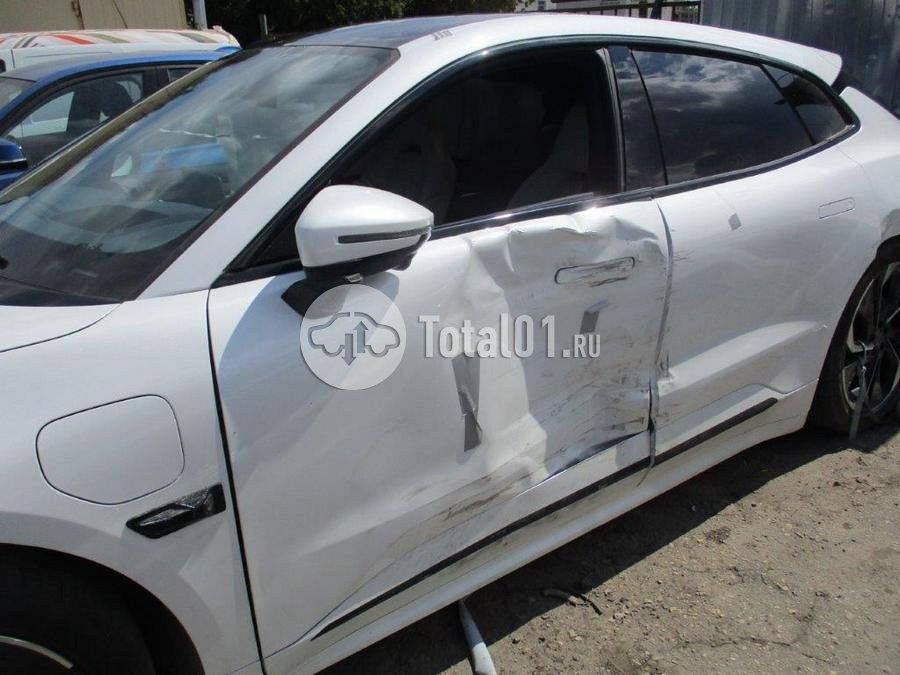 Фото Zeekr 001 10