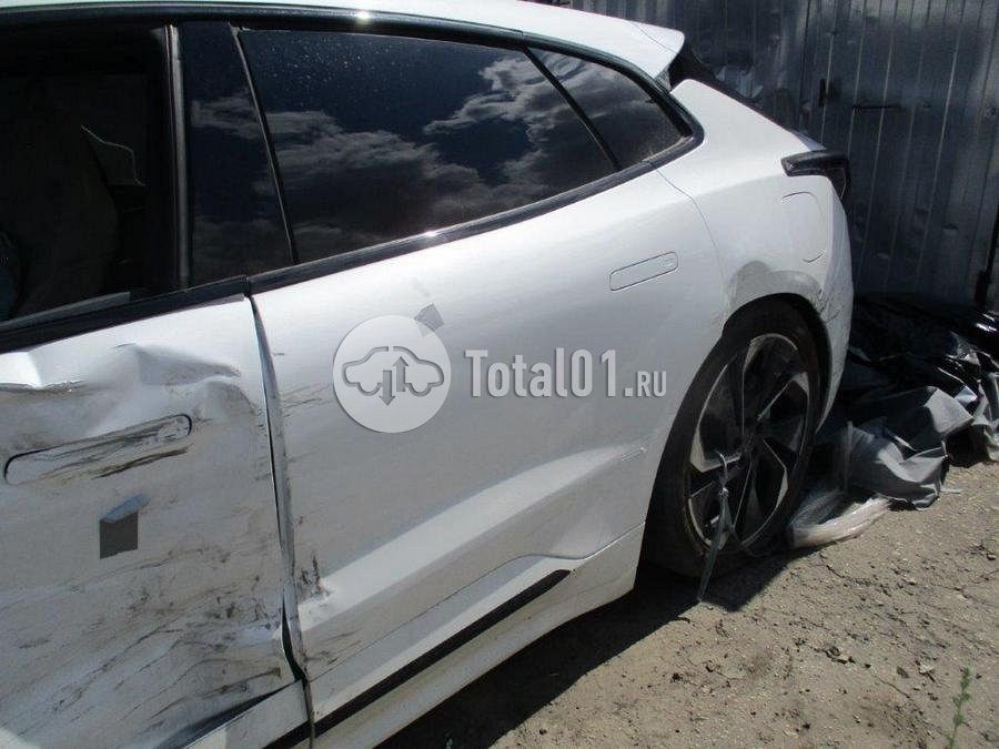 Фото Zeekr 001 12