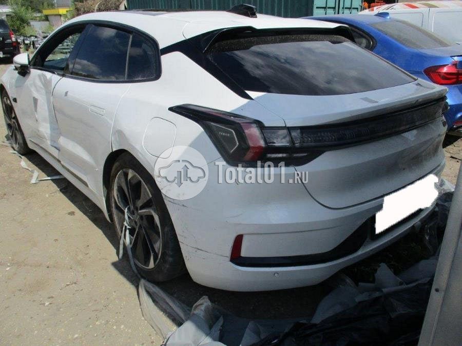 Фото Zeekr 001 16