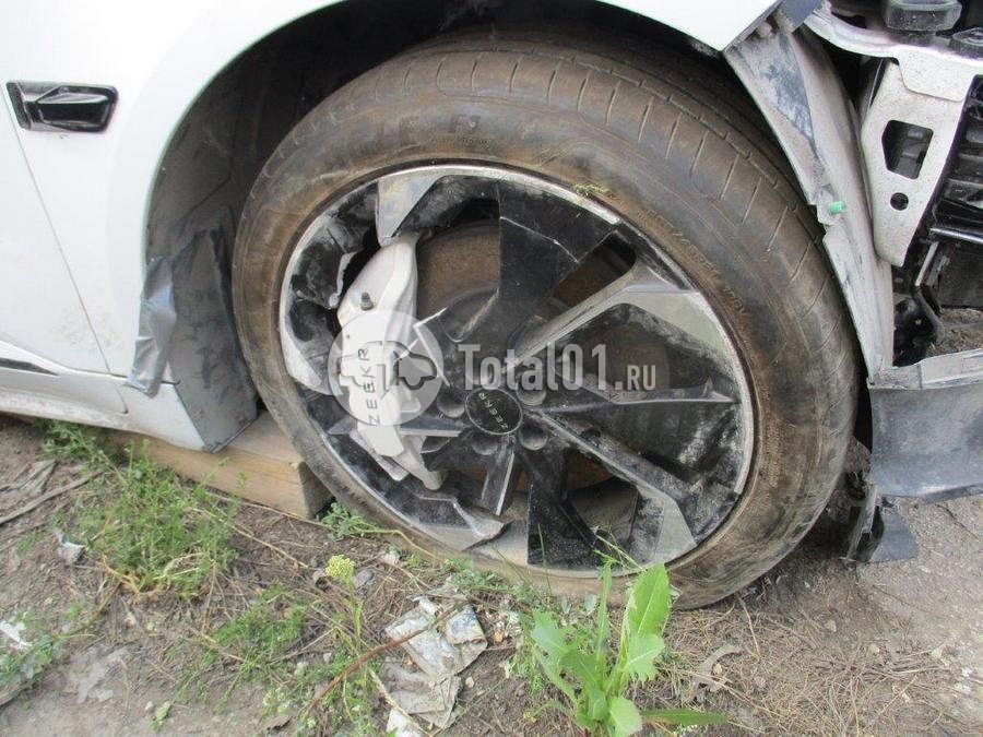 Фото Zeekr 001 90