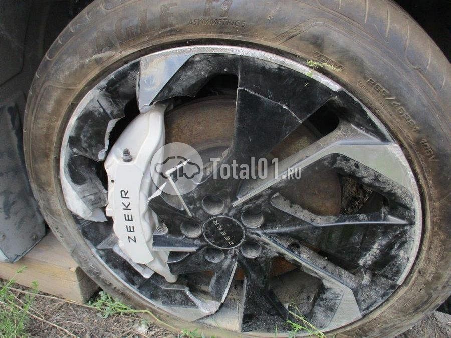 Фото Zeekr 001 94