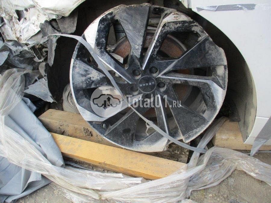 Фото Zeekr 001 96