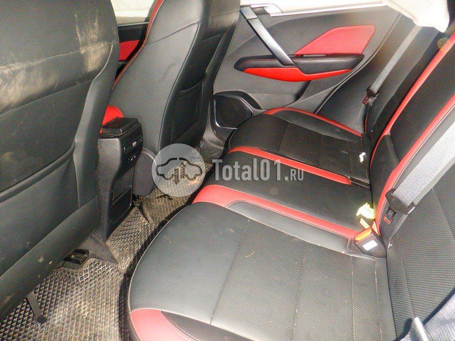 Фото Geely Coolray 74