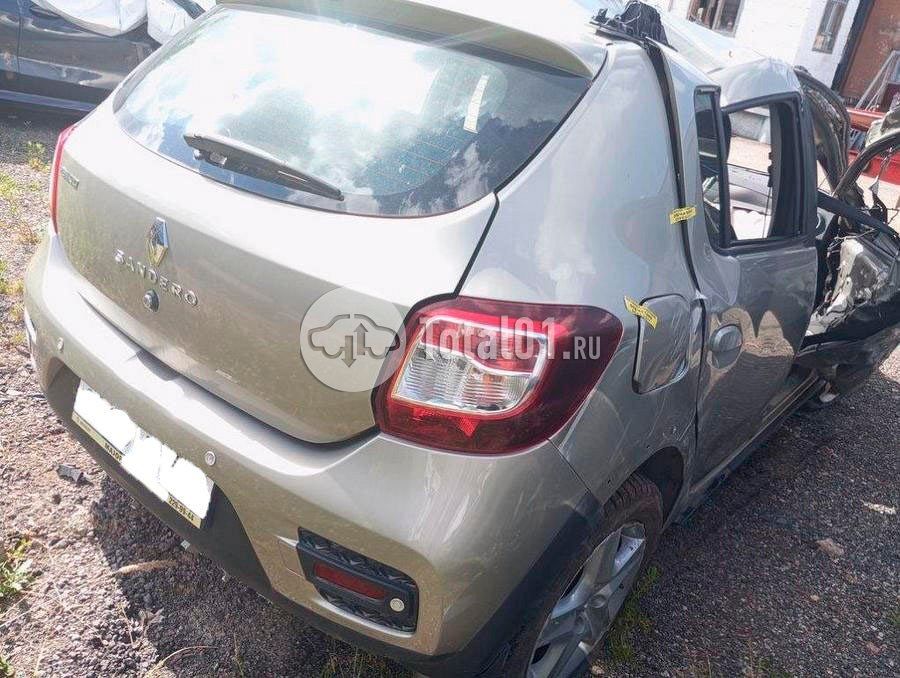 Фото Renault Sandero 28