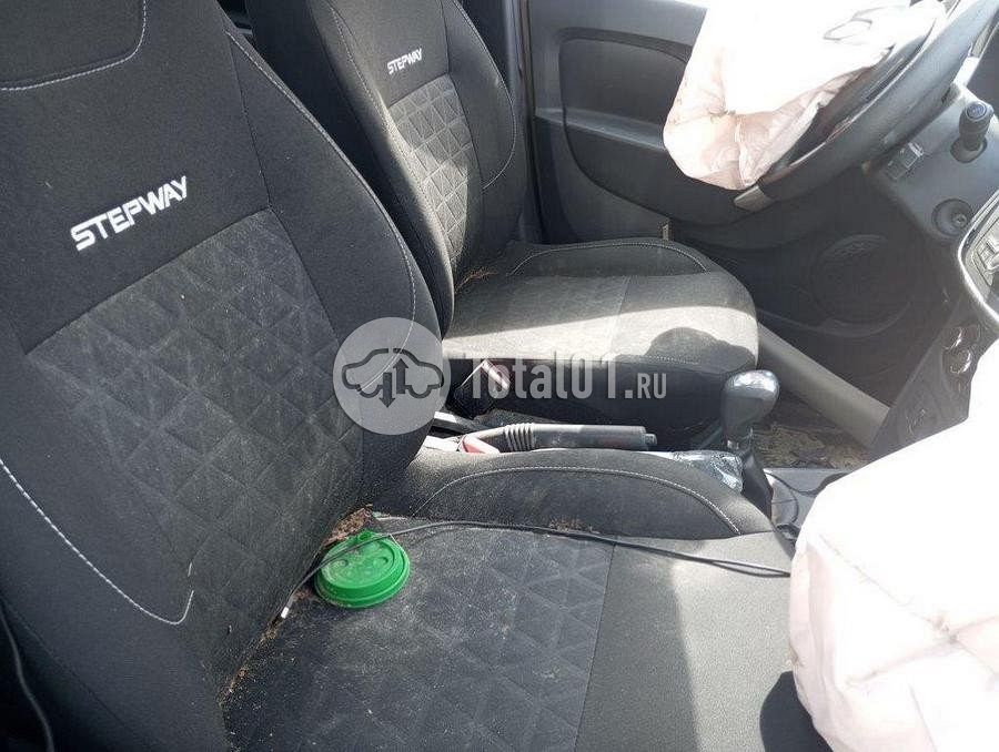 Фото Renault Sandero 40