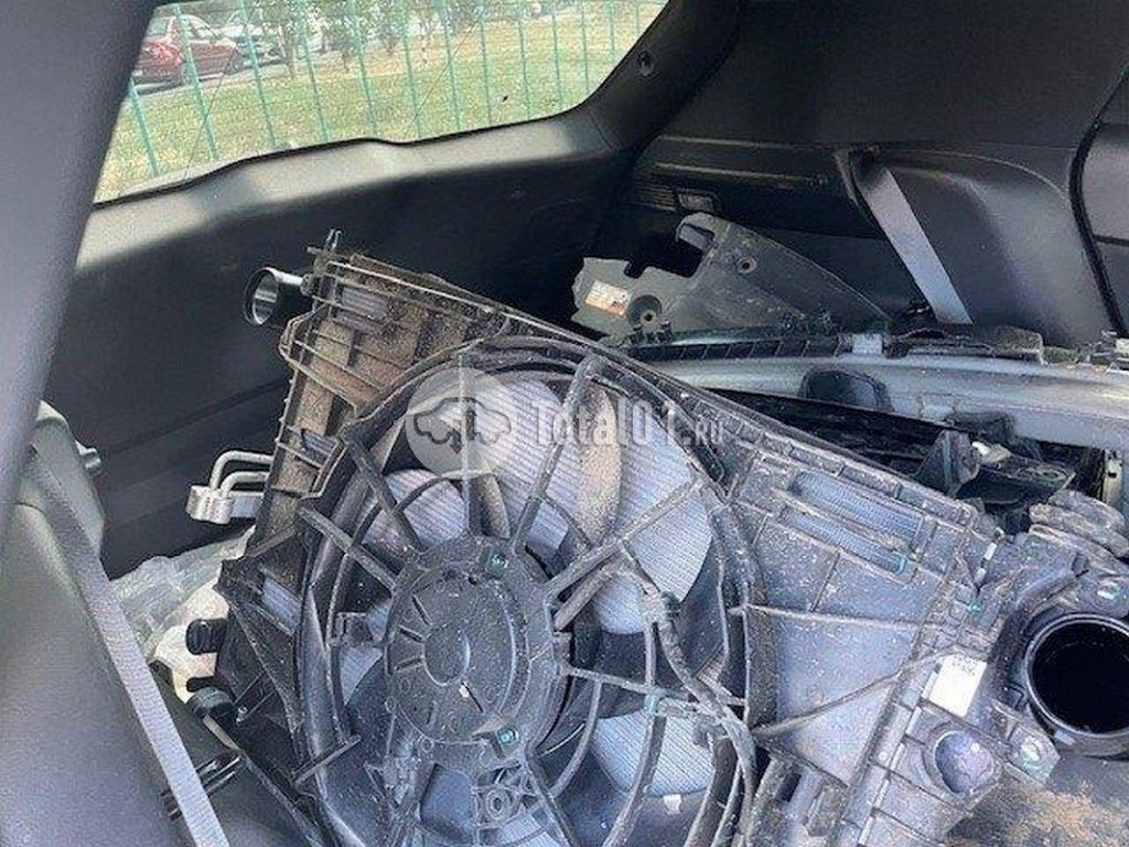 Фото Geely Coolray 8