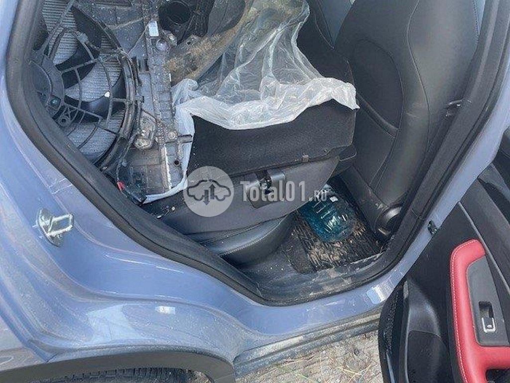 Фото Geely Coolray 14