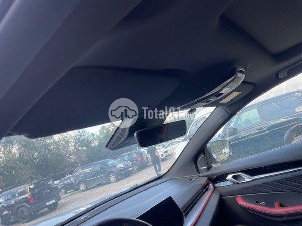 Фото Geely Coolray 16