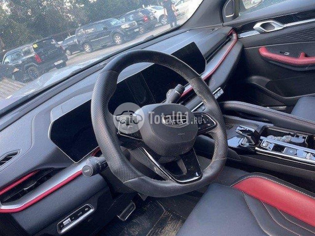 Фото Geely Coolray 18