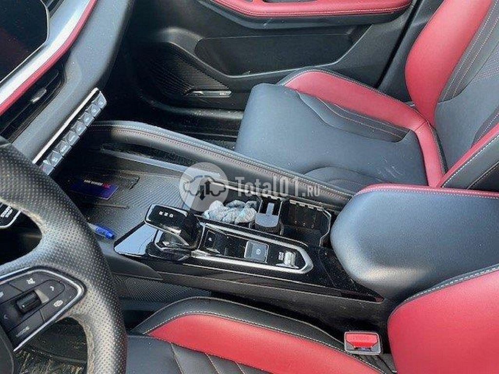 Фото Geely Coolray 22