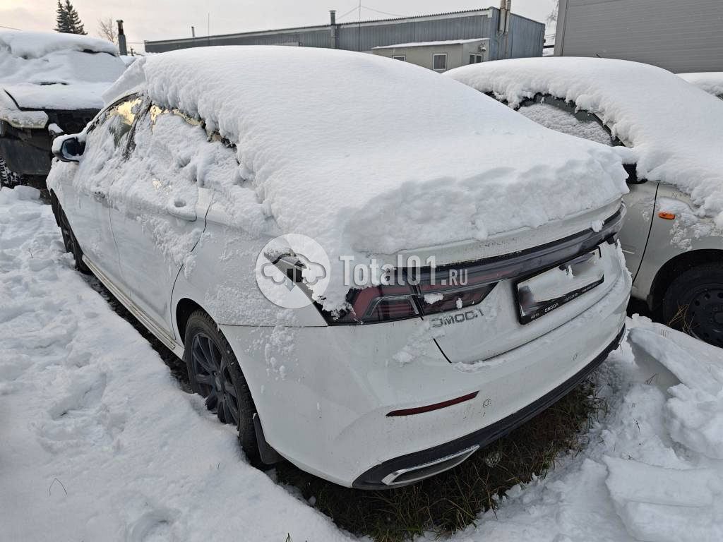 Фото OMODA S5 12