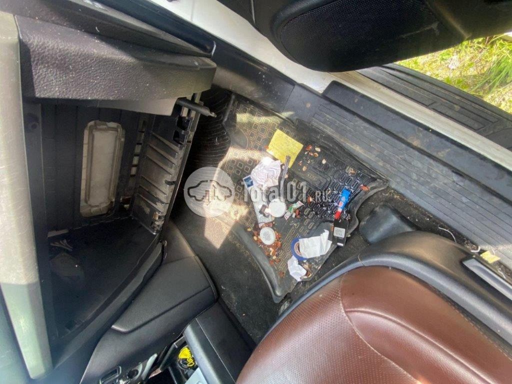 Фото Toyota Land Cruiser 70