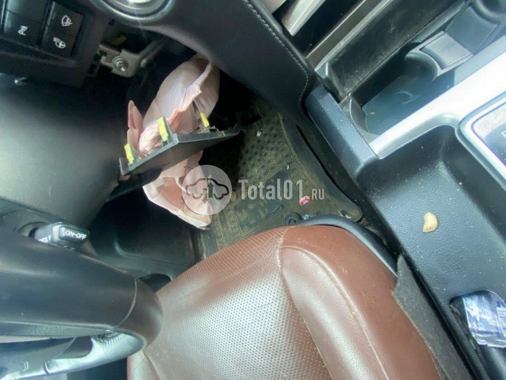 Фото Toyota Land Cruiser 76