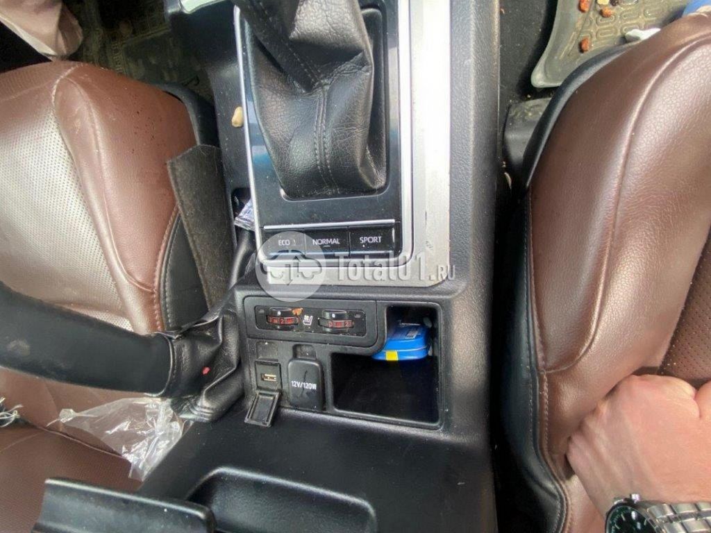 Фото Toyota Land Cruiser 78